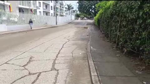 Distrito secó calle inundada en el Country