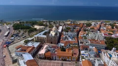 OFFICIAL VIDEO Gatorade IRONMAN 70.3 Cartagena presentado By Allianz 2016