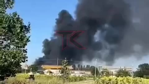 🔥 In Krasnodar, a production facility is on fire, the area of ​​the fire is 5,000 P1