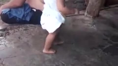 Baby Dances Alone to Music - baby baby!!