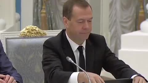 POKEMON GO Shock ! Dmitry Medvedev plays POKEMON GO under Putin. Funny Videos