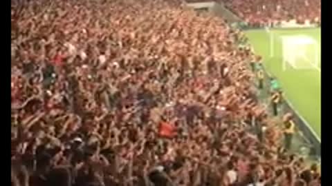 Torcida do Athletico Paranaense na baixada (show)