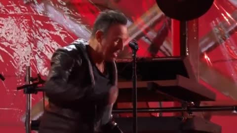 Springsteen performs with U2, "Boyhood" wins at NY Film Critics awards