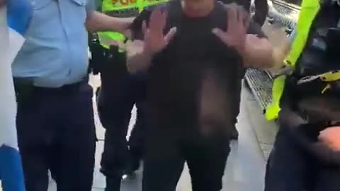 Australian Police Arrest Man Holding Israeli Flag Near Pro-Hamas Rally As They Yell 'F*ck The Jews'