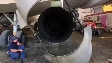 B737-200 thrust reverser