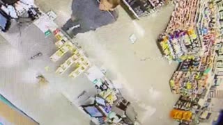 The Dumbest Shoplifter That Thinks He Is Smart