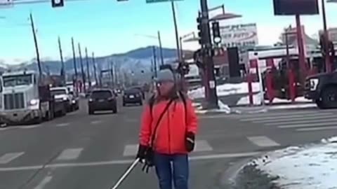 Driver stops to help a blind man! 😱❤️‍🔥