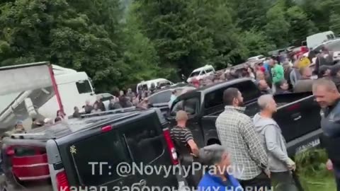 Ukrainian civilians attacked the TCC abductors from the Ukrainian Zelensky regime. Full Video.