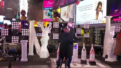 Mayor Bill De Blasio Dances In Time Square With Wife While Banning New Yorkers From Entering Area
