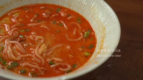 Making chicken ramen with rich broth made in 1 minute -- Spicy or light, the soup tastes the best