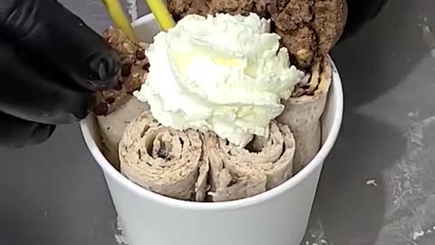 CHOCOLATE COOKIES ice cream rolls street food