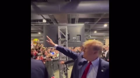 President Donald Trump was not booed at Sneaker Con / communists played mic feedback as boos