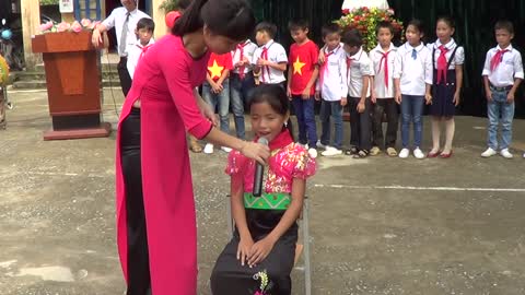 Vietnamese folk games, take you back to your childhood: the seat robbery