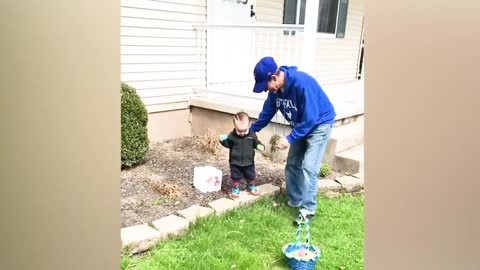 This adorable baby is so happy to fin Easter eggs but... oops! 🙈