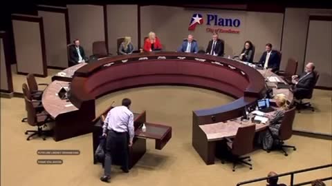 “ Put a bullet in Putin‘s head“ Plano Texas City Council