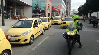 Arrancó protesta de taxistas en Bucaramanga