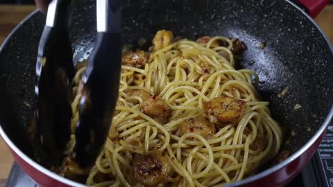 Spicy Butter Garlic Shrimp Pasta Recipe | Prawn Pasta