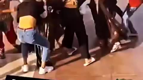 Girl fighting viral वीडियो video