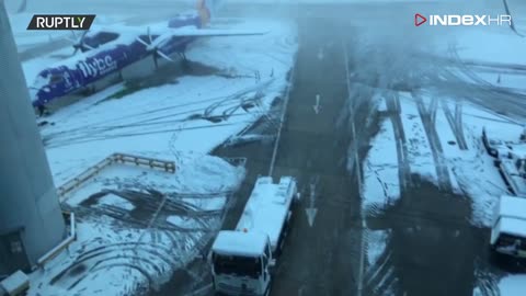 Zatvoren aerodrom u Manchesteru zbog snijega