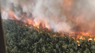 Devastating Wingan Fire In Australia Filmed From Plane