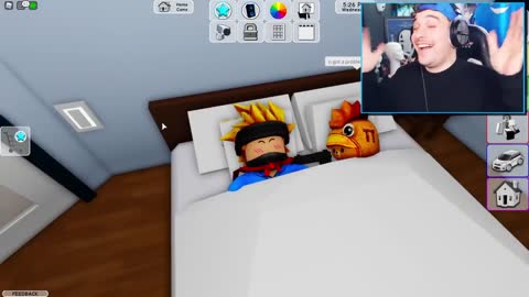Theres Something WRONG With Her ROOMATE In Roblox Brookhaven Rp!! (Scary)