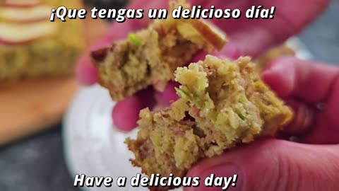 The best diet cake with oats, apple and zucchini! You will want to make it every day!