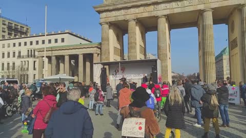 16.03.2022 Kundgebung am Brandenburger Tor in Berlin - Demowoche Demokratischer Widerstand