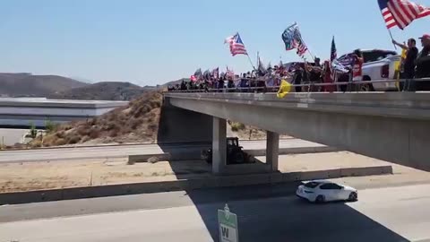 Freeway overpass in California is full of Trump supporters. Epic scene