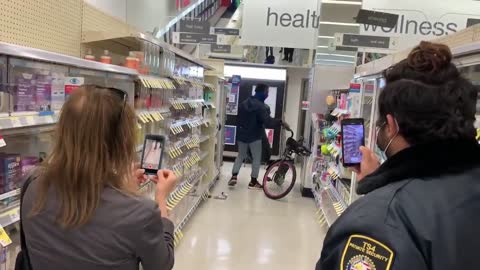 Thief steals in Walgreens, San Francisco in broad light, Security refuses to him