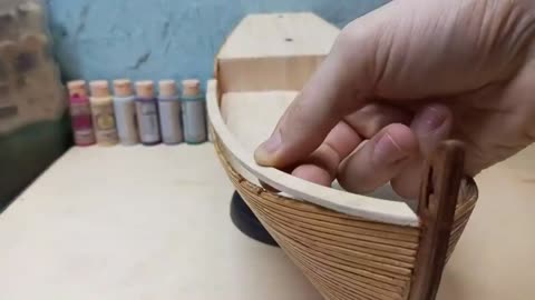 Paint The Surface Of The Ship With Bright Oil