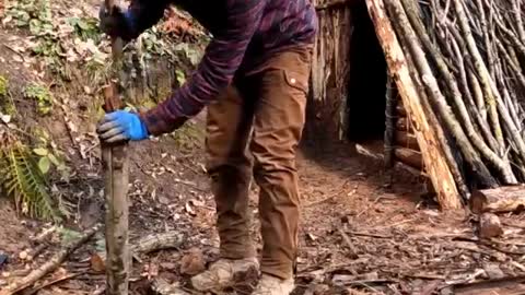 Bushcraft Winter Camping - Build Survival Forest Shelter - Off Grid Tiny House