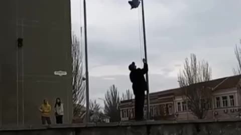 Residents of Liberated Berdyansk lowered down the EU flags near hotels