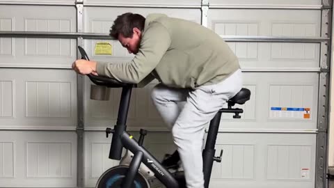Get Fit with MERACH: App-Enhanced Stationary Bike for Home Cardio! 💪📱