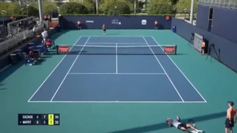 Tennis star Arthur Cazaux FAINTS at Miami Open