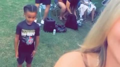 Grown Woman Shakes Her Ass For Kid