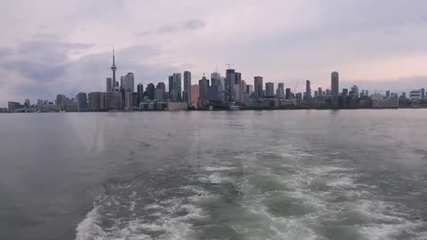 CANADIAN SUMMER🛥Toronto yacht with the girls, tim biebs & butter tarts! ( 720 X 1280 )