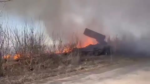 The work of the heavy flamethrower system TOS-1A on the positions of Ukrainian nationalists.