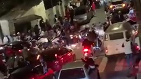 Polícia acaba com baile funk plena pandemia. Em São Paulo Brasil