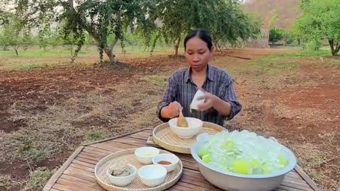 Making mango 🥭🥭 to eat