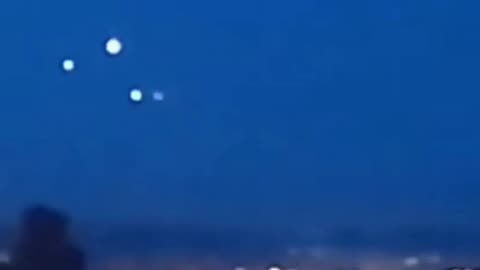 Mysterious UFO Encounter: Triangular Formation Over Tacoma, Washington