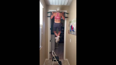 I Learn How to do Pull-ups!