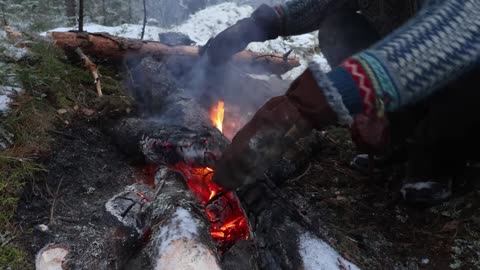 Finding Shelter in Snow! 3 Day WINTER Camping, Bushcraft Survival Shelter