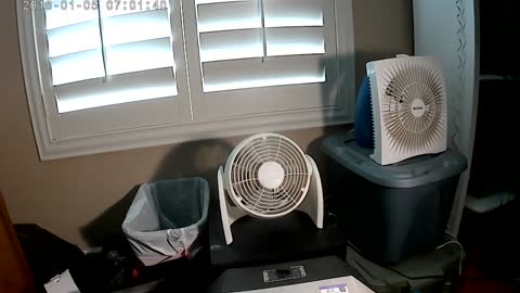 2003 Durecraft 7" desk fan.