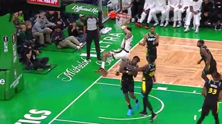 NBA - Jayson Tatum goes inside and slams this one home 💪 We're underway in Boston. Pacers-Celtics
