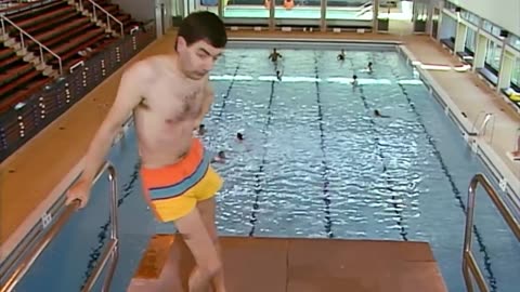 DIVE Mr Bean! | Funny Clips | Mr Bean Official