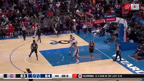 🚨 Luke Kennard with another buzzer beater in D.C