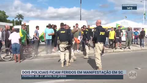 Manifestantes bolsonaristas atacam viaturas no Pará | SBT Brasil (07/11/22)