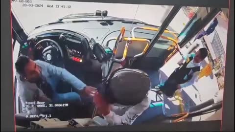 Bus driver assaulted by someone getting on the bus in Jerusalem