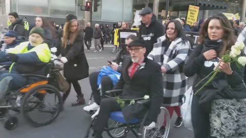 Jab injured and supporters march en masse on Downing Street