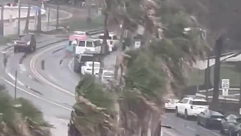 Footage captures waterspout Ripping through crowded Beach ⛱️